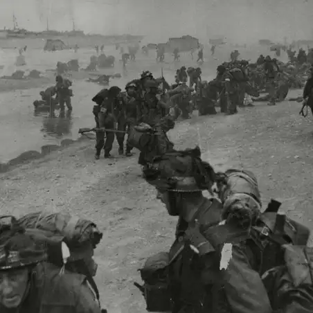 52300 - D-Day Juno Beach - British Troops Landing