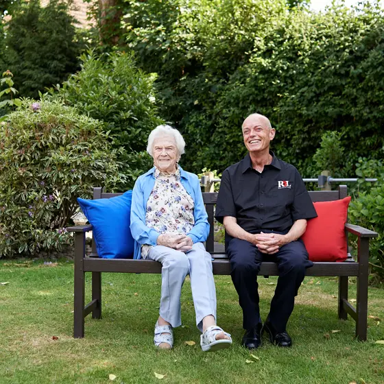Mais House resident with RBL member Mais House resident with RBL member - 51075