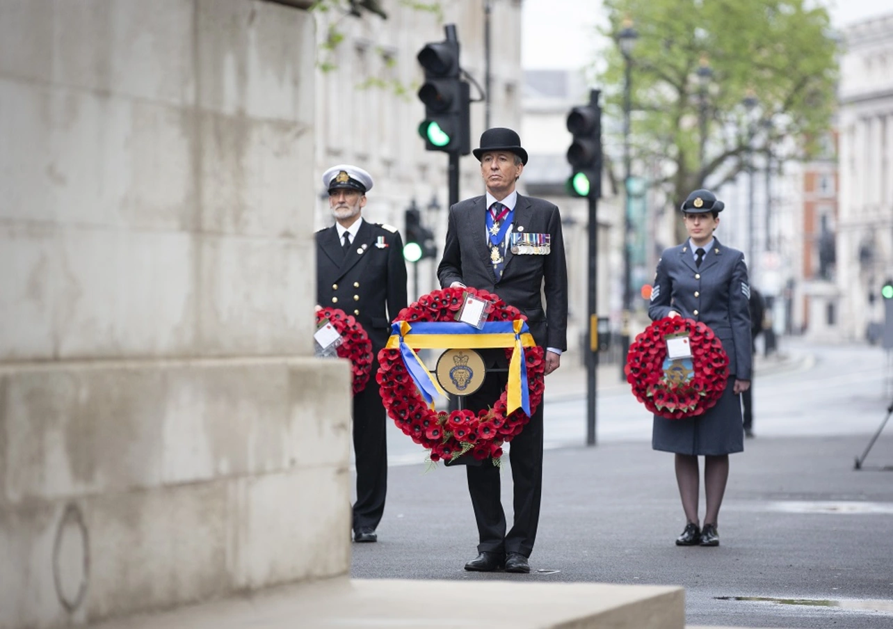 RBL President Lt Gen James Bashall at the Cenotaph Cenotaph_RBL_100-1-10