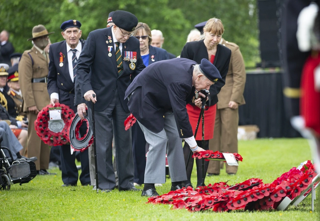 Normandy veterans lay wreaths at the National Memorial Arboretum
