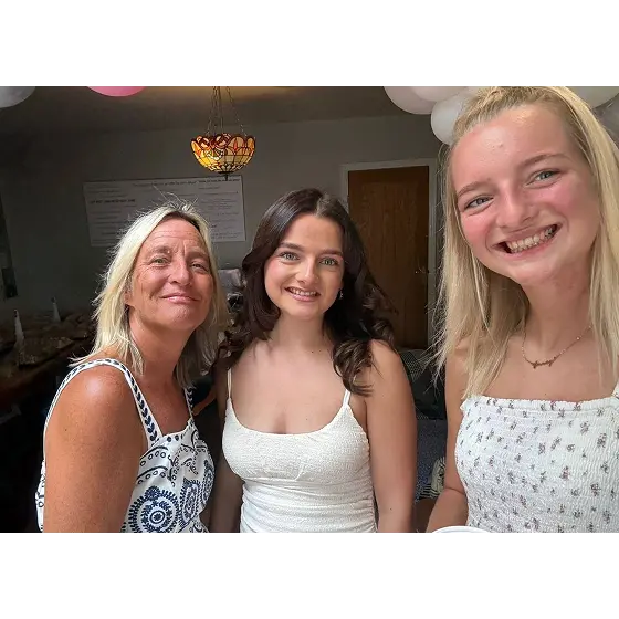 Chantelle and her daughters