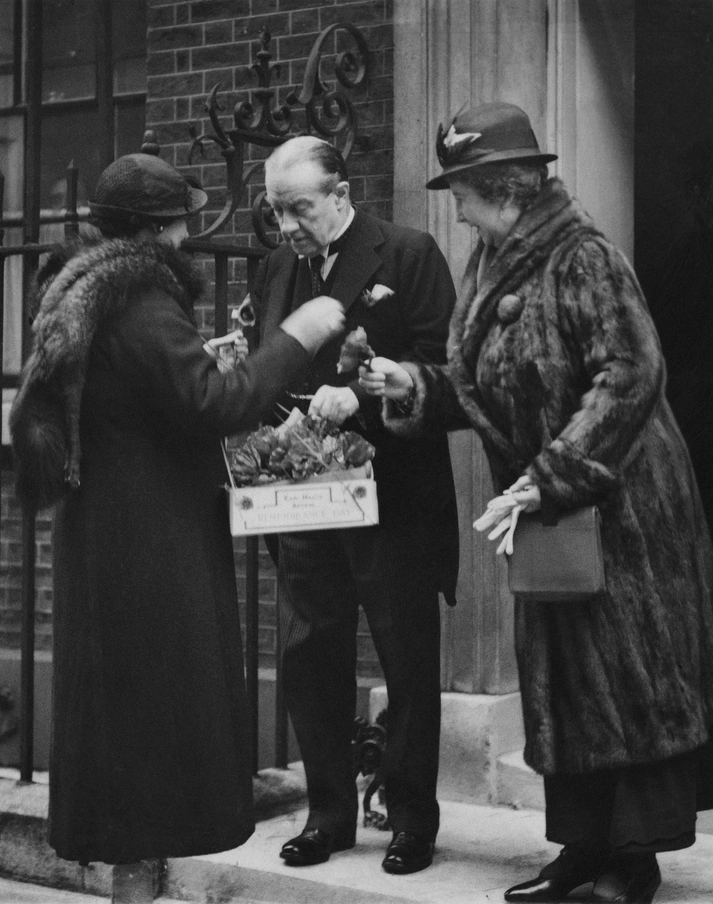 Stanley Baldwin donating to Poppy Appeal in 1936