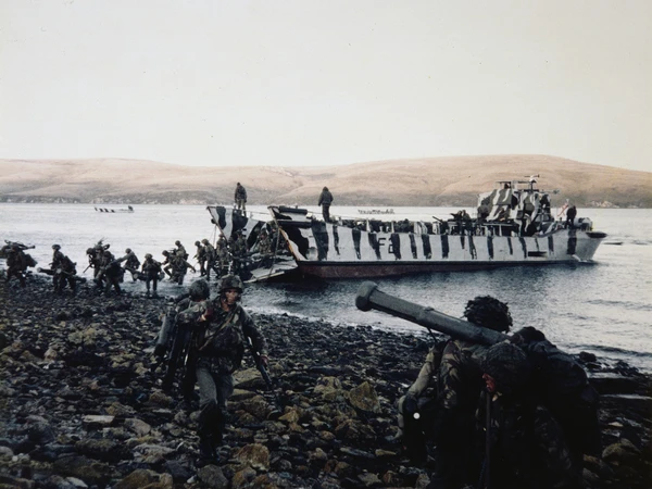 3 Battalion, Parachute Regiment disembark from a landing craft during the landings at San Carlos