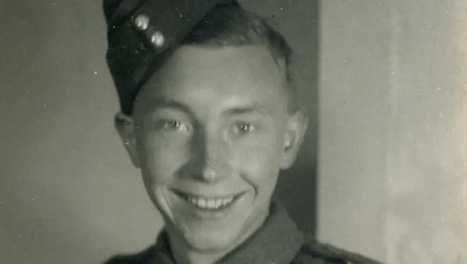 A young Walter Nixon in Army uniform