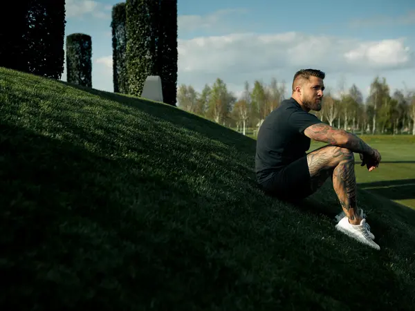 Craig Daniell sat on slop Craig Daniell sat on slop