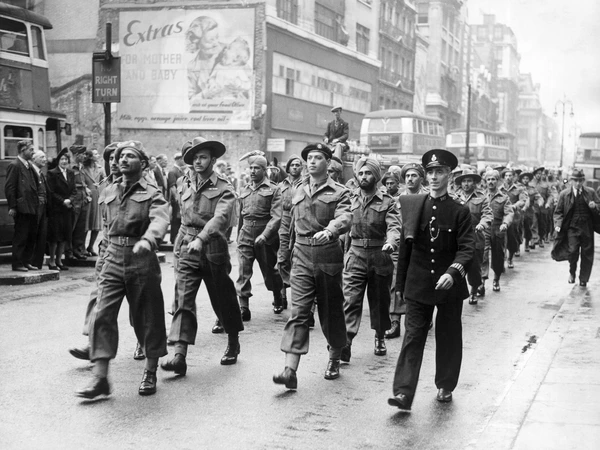 Victory over Japan exhibition, Oxford St. London - Copyright IWM B5F0GK Victory over Japan exhibition, Oxford St. London