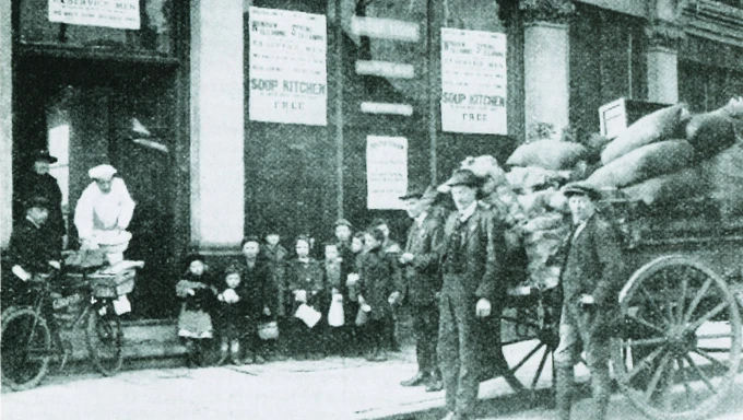 The Poppy Fund helps to feed children in Crouch End in 1922