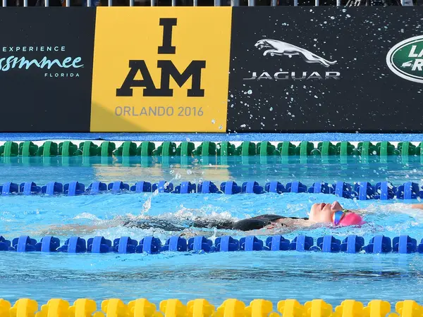 Anna competing in the pool at the Invictus Games 2016