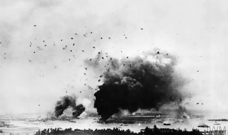 A view of the Japanese attack on Pearl Harbour © IWM MH 6014