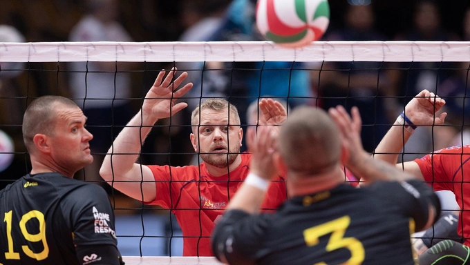 Steve Hooper playing Sitting Volleyball at Invictus Games 2023 Steve Hooper playing sitting volleyball