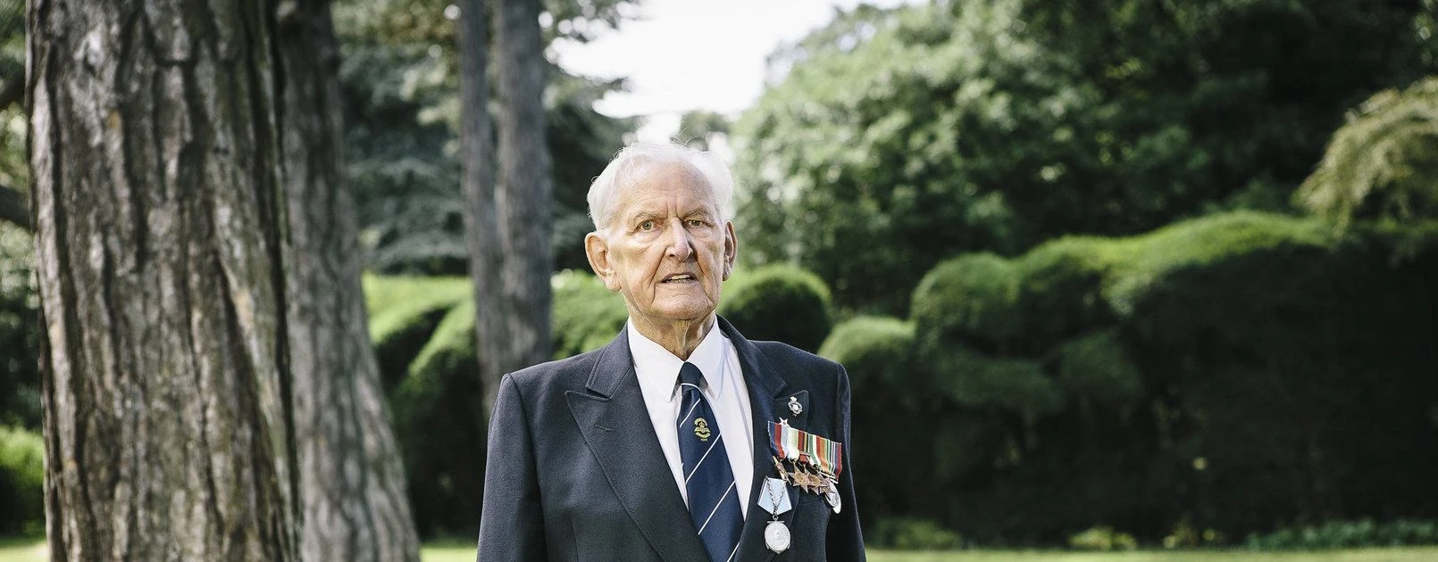 ken-lown_in-garden-at-maurice-house