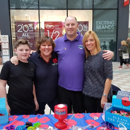 story_poppy_appeal_volunteers_sian_family Poppy Appeal volunteer Sian Cameron
