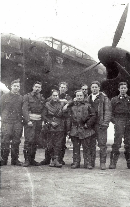 Des Lush and the crew in front of their Lancaster bomber Des Lush and the crew in front of their Lancaster bomber