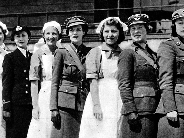 Stories_women_at_war_National_service © Illustrated London News Ltd / Mary Evans