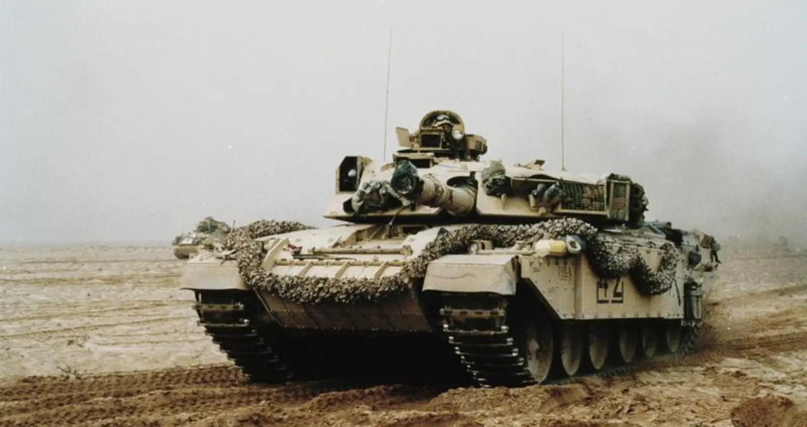 British Challenger tank at high speed © IWM (GLF 444)