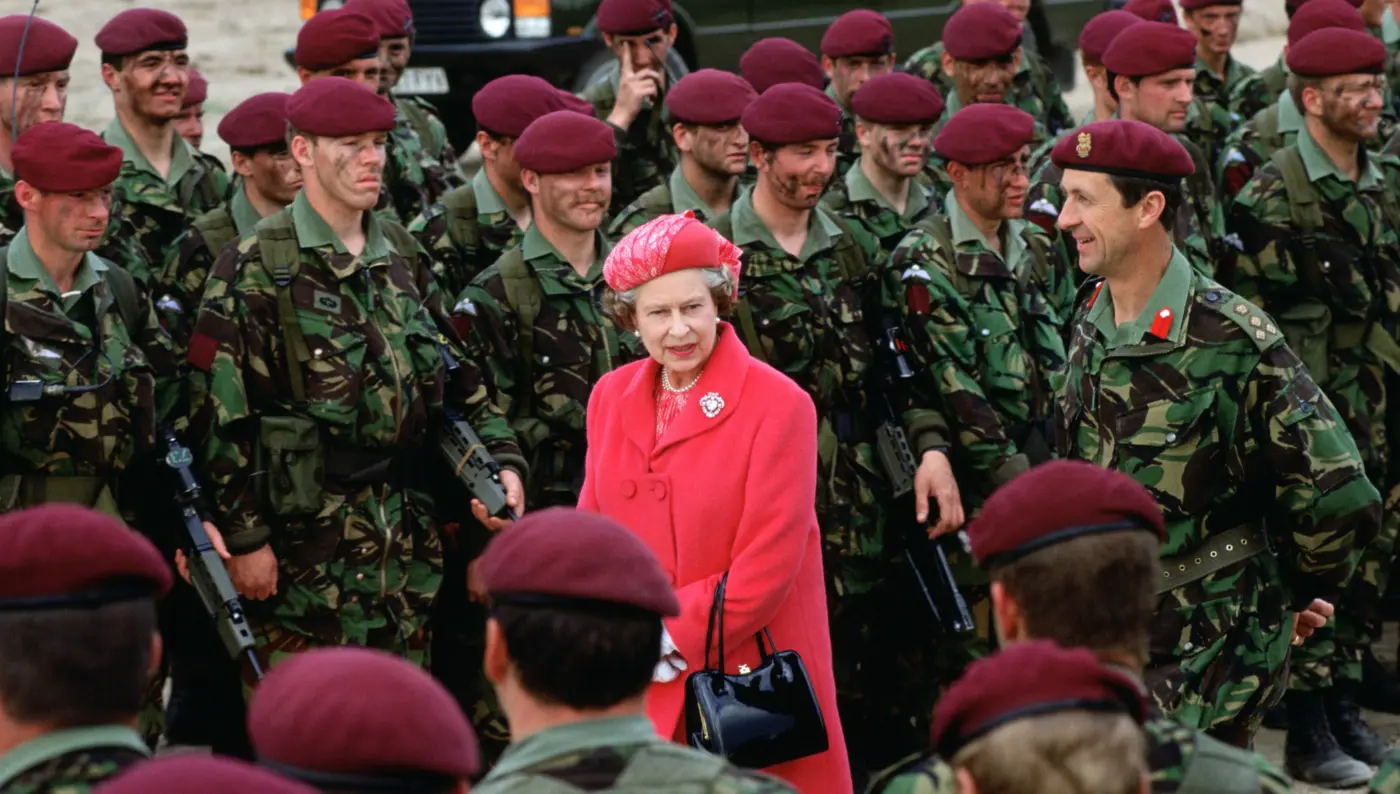 Her late Majesty The Queen with members of the British Army Her late Majesty The Queen with members of the British Army