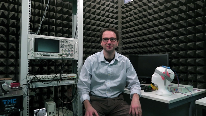 Dr Tobias Reichenbach in the lab at the Centre for Blast Injury Studies