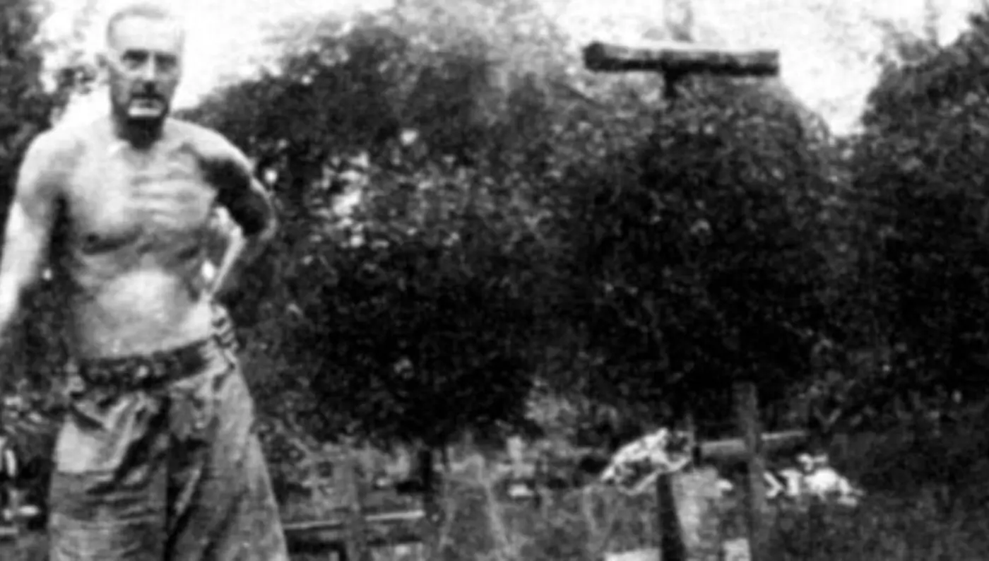 Col Owtram retrieving diary 1945 Col Owtram retrieving diary 1945