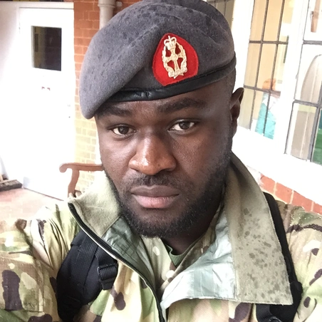 ben_poku_selfie Ben Poku in uniform