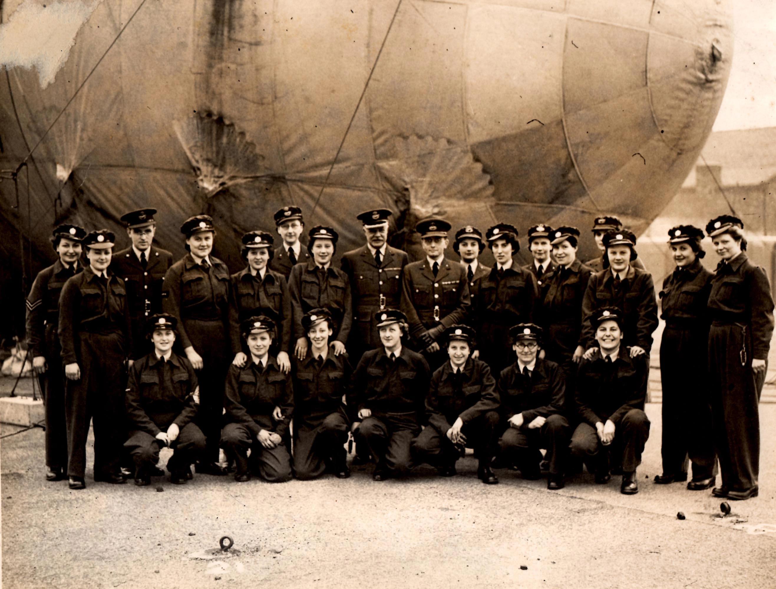 Photo of Winifred and fellow Barrage Balloon Operators