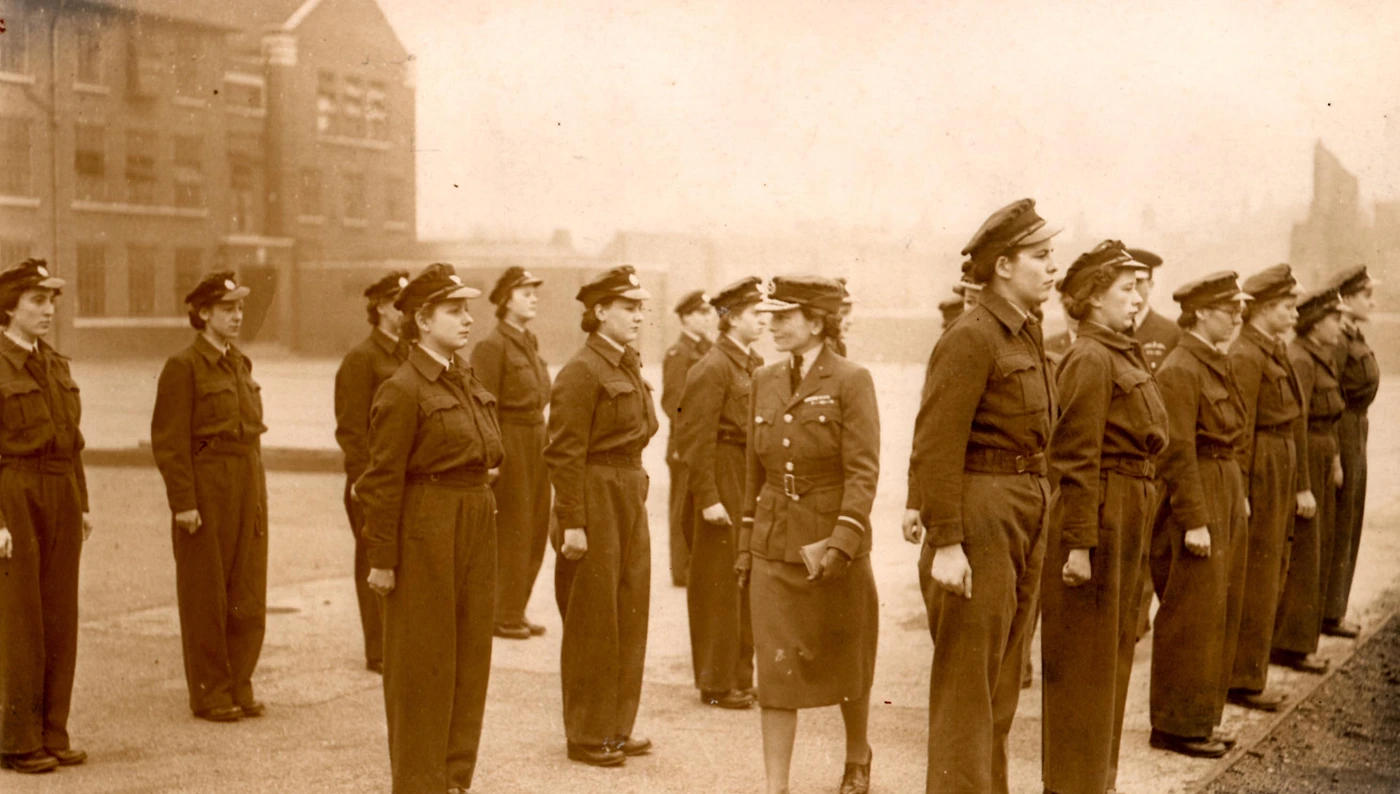 Duchess of Kent inspects Barrage Balloon Operators