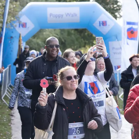 participants_completing_Poppy_Walk_London_2023-105 Participants completing Poppy Walk London 2023 - 105