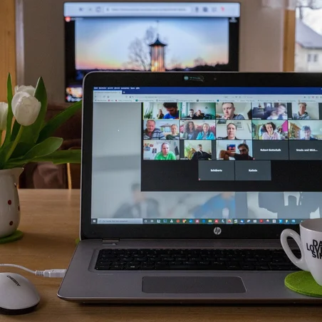 Virtual Meeting Laptop showing a virtual meeting